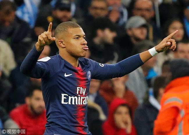 欧冠球员表现评析：C罗连续进球,（欧冠赛场表现解析：C罗连场破门）