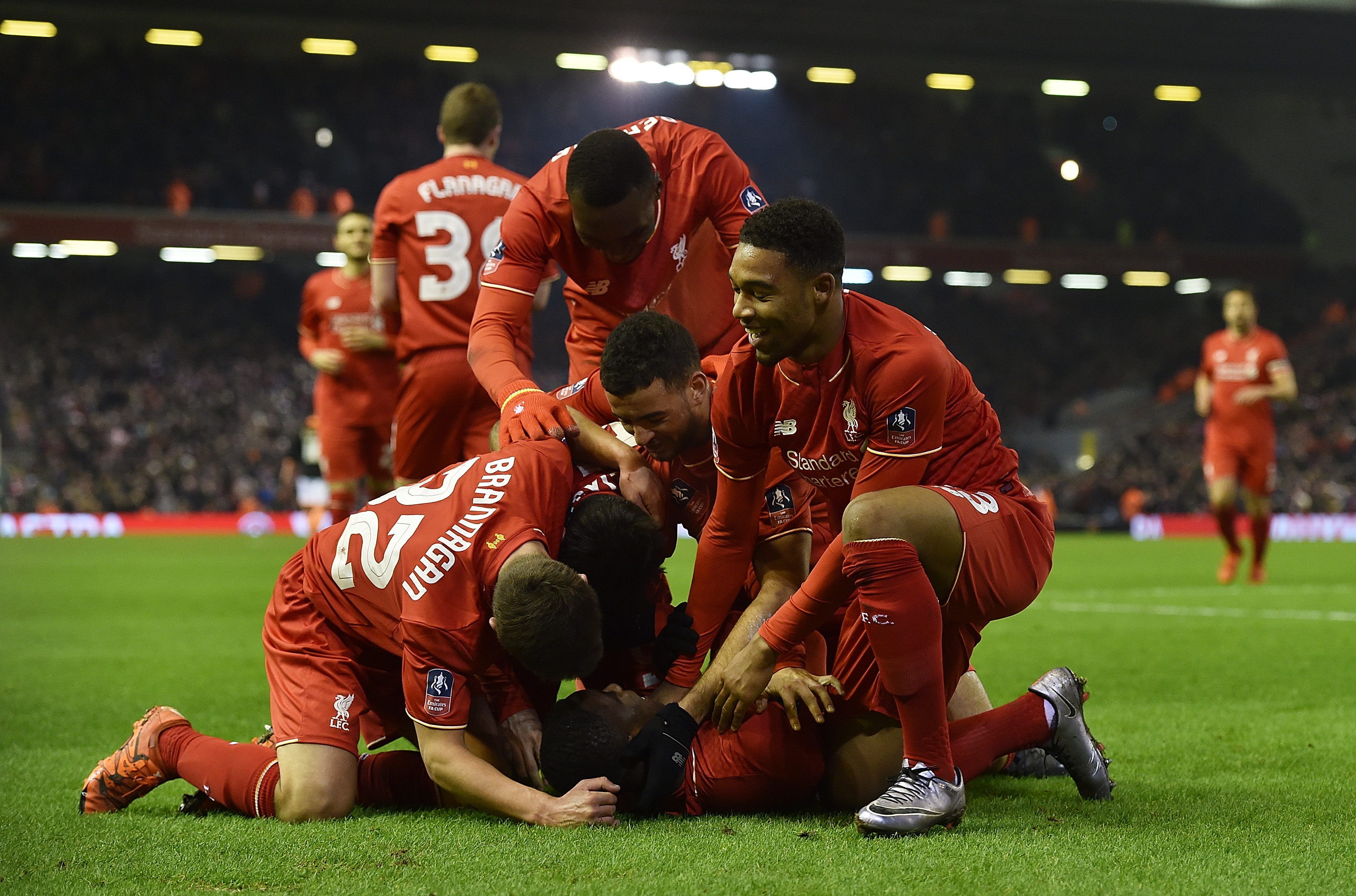 斯帕莱蒂：踢那不勒斯时我的选择出错了；热格罗瓦明天会首发（斯帕莱蒂：对那不勒斯用人判断失当；热格罗瓦明日首发）