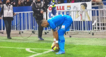 世界杯夺冠赔率：巴法西3强并列第1 国足1赔501（世界杯冠军赔率出炉：巴西、法国、西班牙并列榜首，国足1赔501）