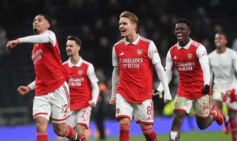 英超半场：迪亚斯世界波，格瓦迪奥尔破门，曼城2-0桑德兰（英超半场战报：迪亚斯轰世界波，格瓦迪奥尔建功，曼城2-0领先桑德兰）