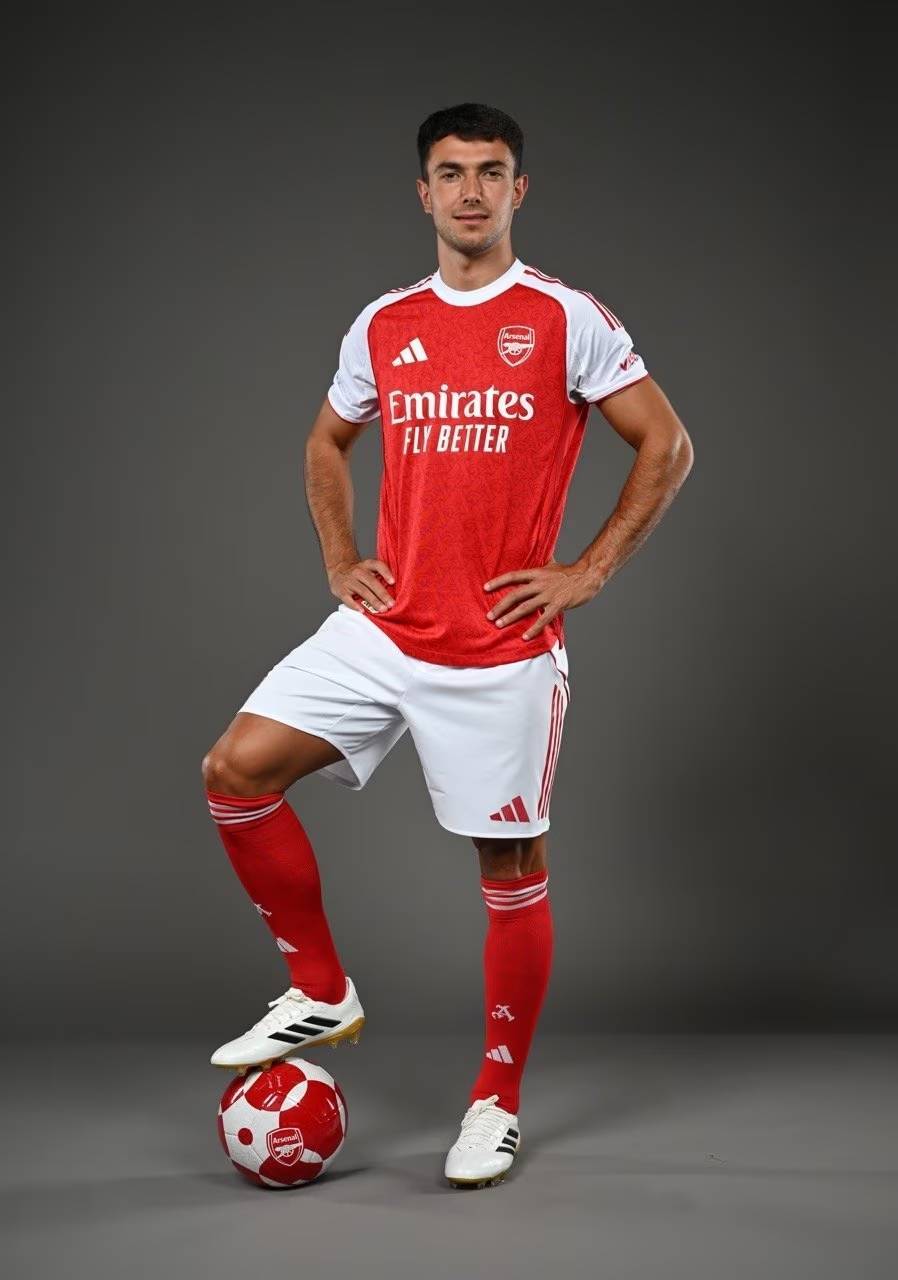 罗马诺：曼联19岁中场穆尔豪斯将租借加盟莱顿东方（罗马诺：曼联19岁中场穆尔豪斯即将租借赴莱顿东方）