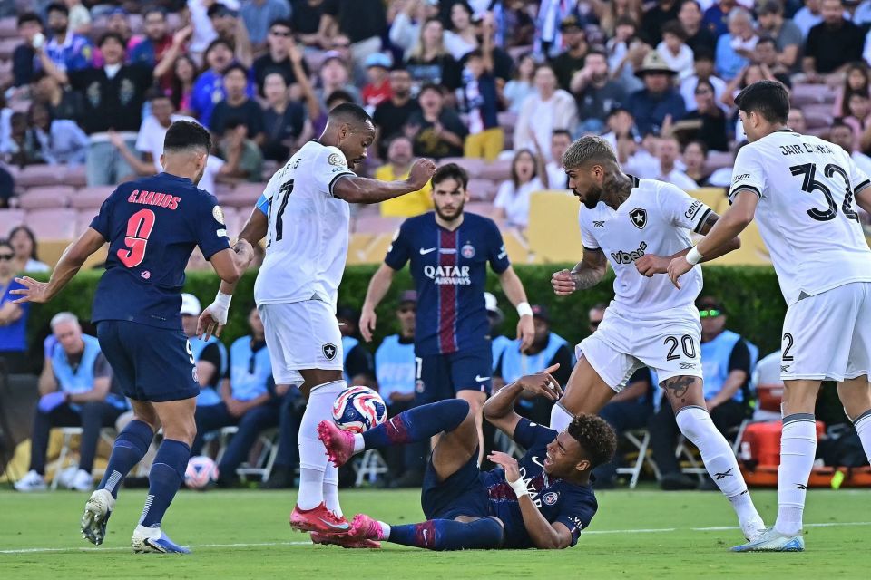 全场集锦：2026男排欧冠 正赛小组赛E组 意大利奇维塔诺瓦3-0法国蒙彼利埃（2026男排欧冠E组小组赛集锦：意大利奇维塔诺瓦3比0完胜法国蒙彼利埃）