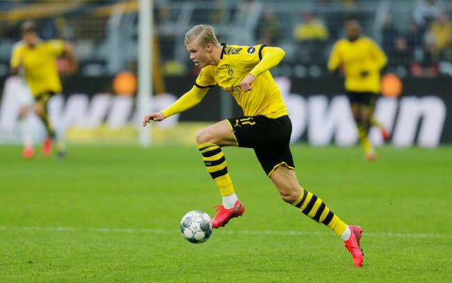 本泽马评选历史最佳阵容：（本泽马心目中的历史最佳阵容揭晓）