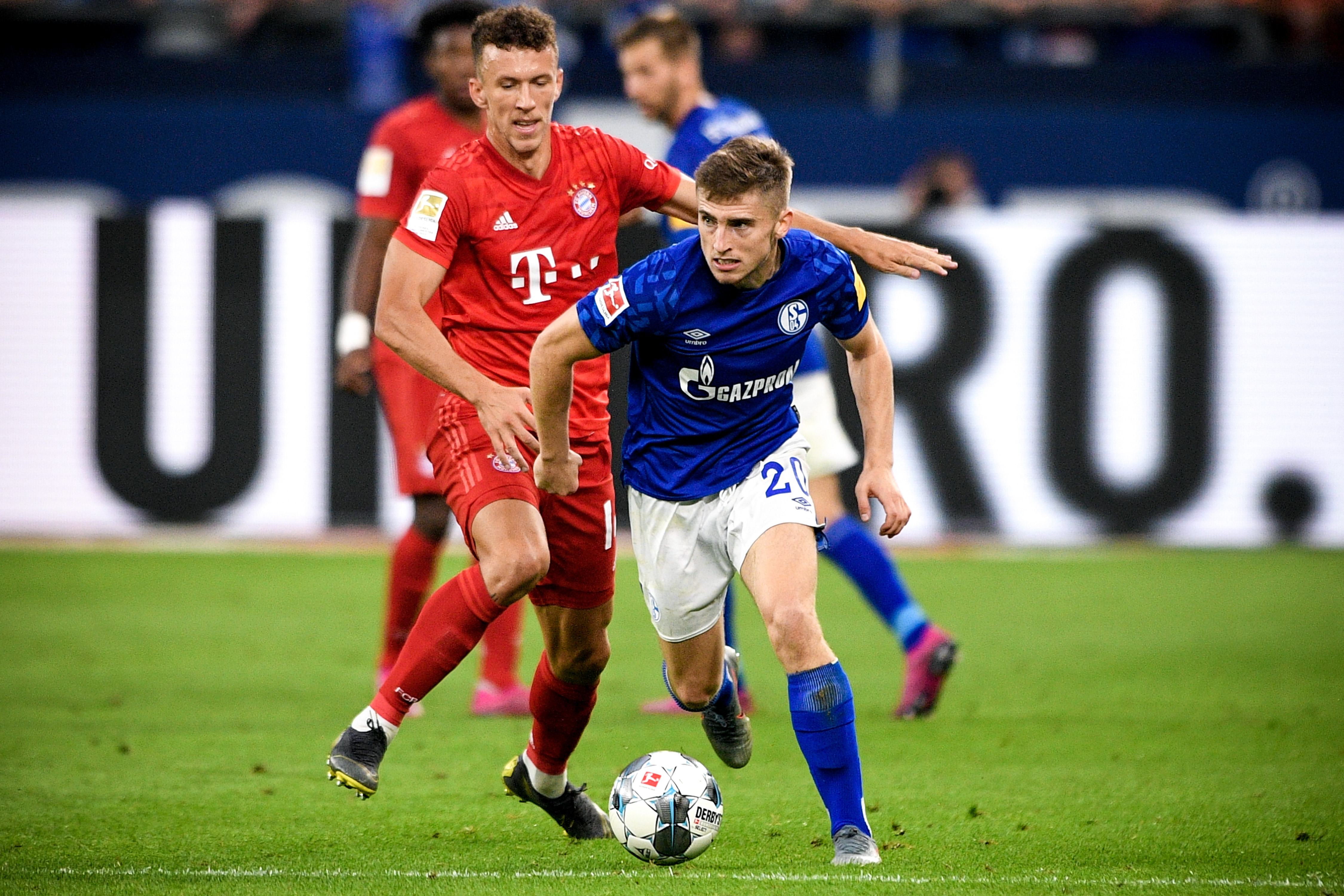 英超赛场亮点：利物浦逆转曼联,（英超焦点战：利物浦完成对曼联的逆转）