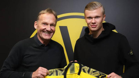 标志性长传制导，阿诺德送出西甲生涯首个助攻（招牌长传精准制导，阿诺德完成西甲生涯首助）