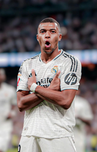 “我爱足球”燃动许昌（“我爱足球”点燃许昌激情）